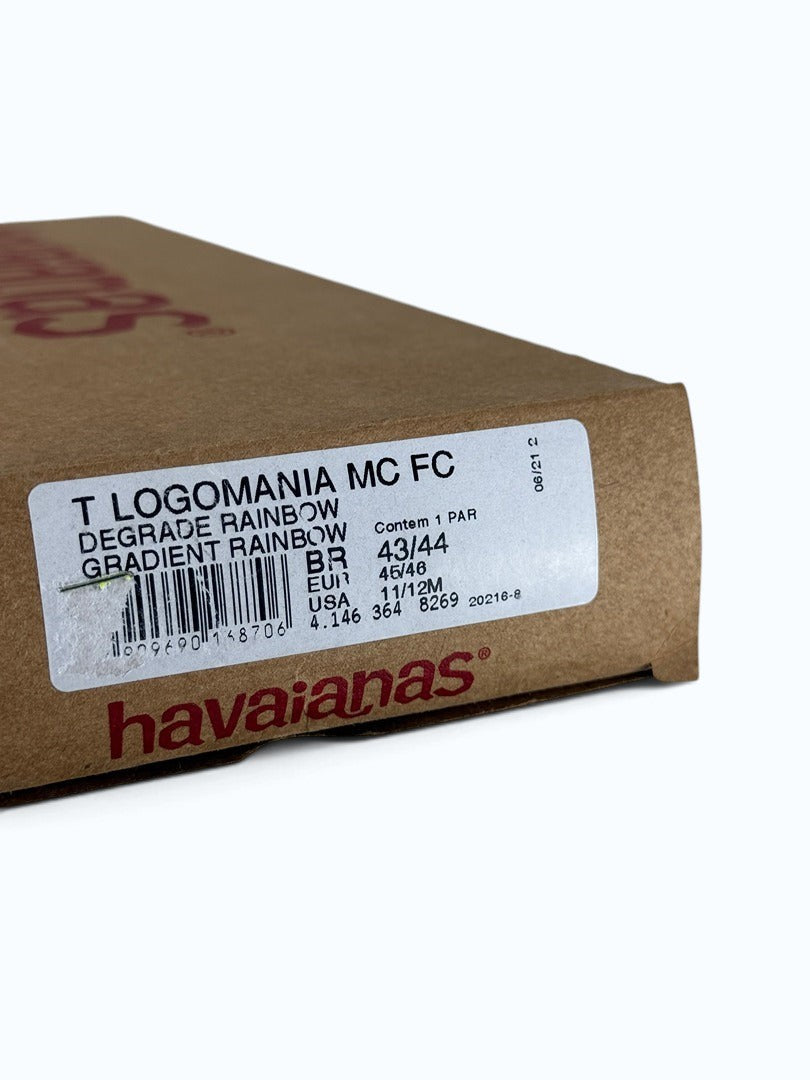 Boîte en carton Frippindealz pour tongs Havaianas Logomania avec étiquette descriptive du modèle arc-en-ciel