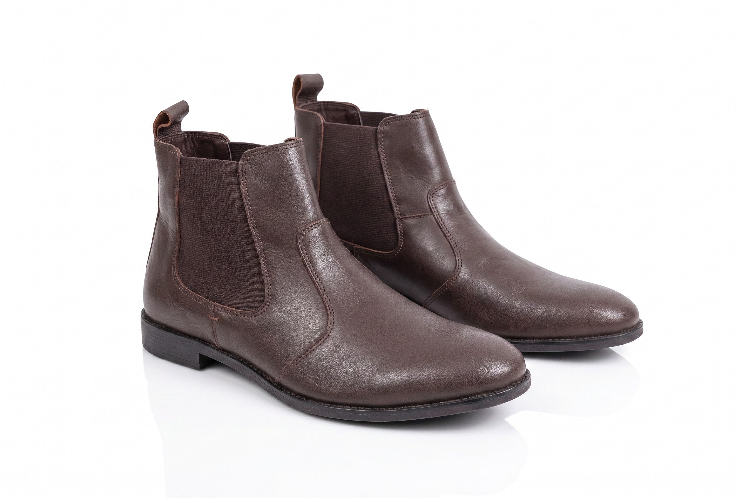 Frippindealz Bottines Chelsea en cuir marron foncé pour homme, neuves, avec élastiques latéraux et tirant arrière.