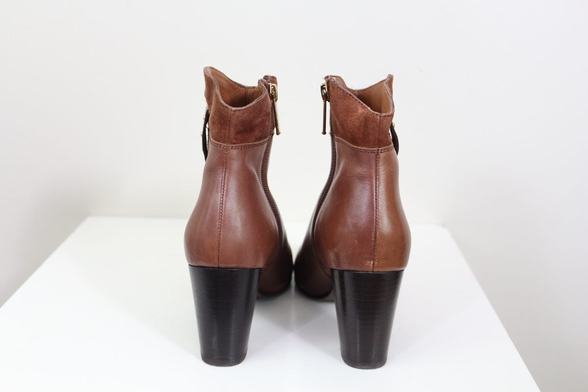 Bottines Frippindealz en cuir marron et suède avec talon bloc et détails en laiton, vue arrière
