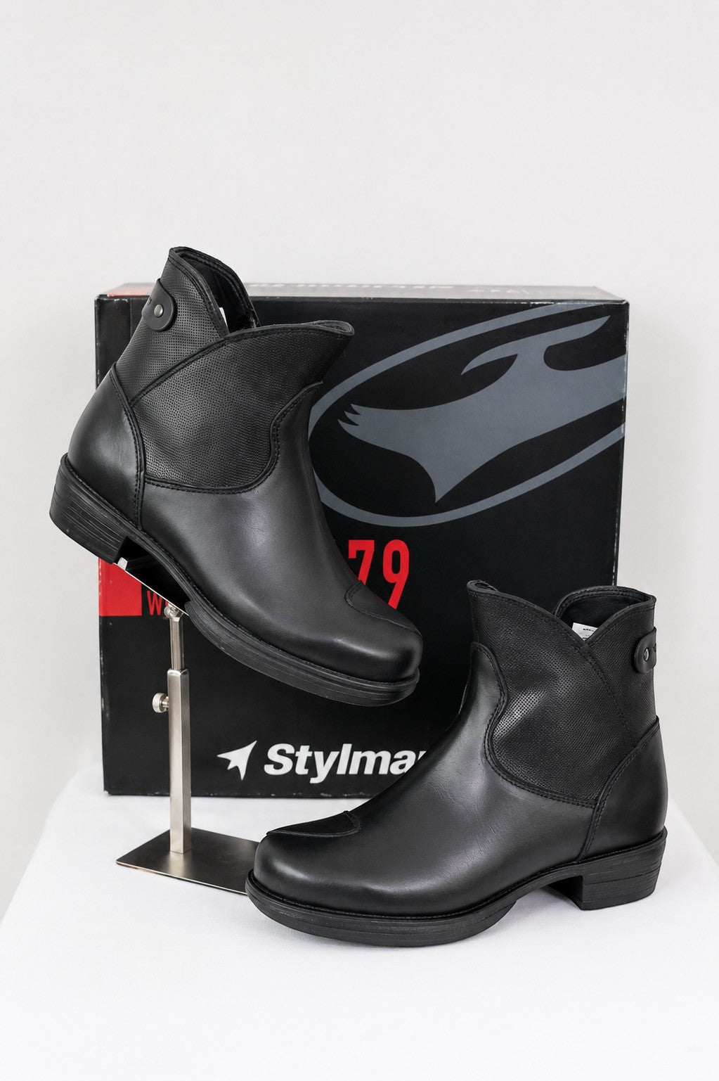 Bottines moto femme noires Frippindealz Stylmartin avec membrane imperméable Antex et talon bas confortable