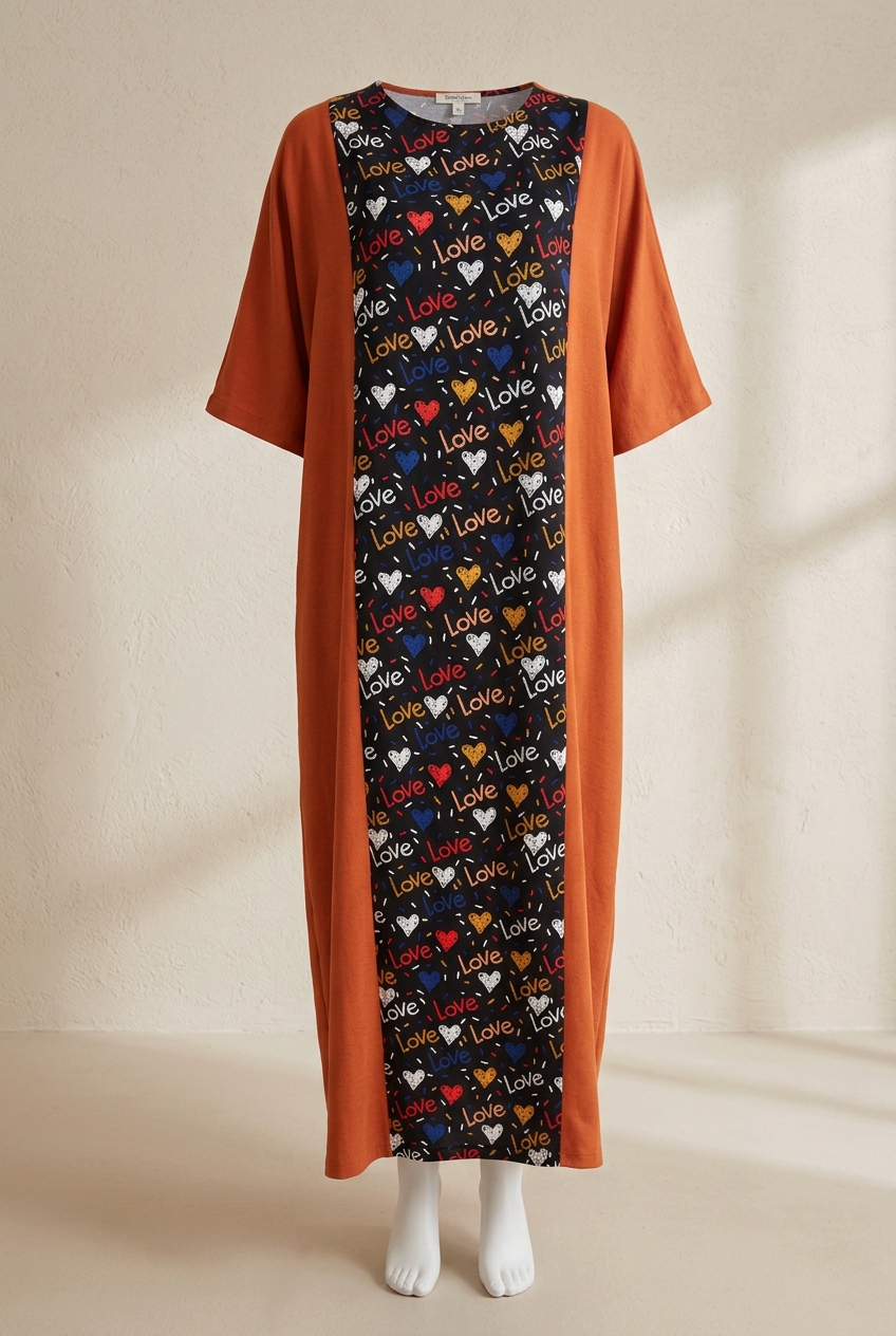 Caftan Frippindealz Shein bicolore marron et noir avec motif cœurs et inscription Love sur panneau central