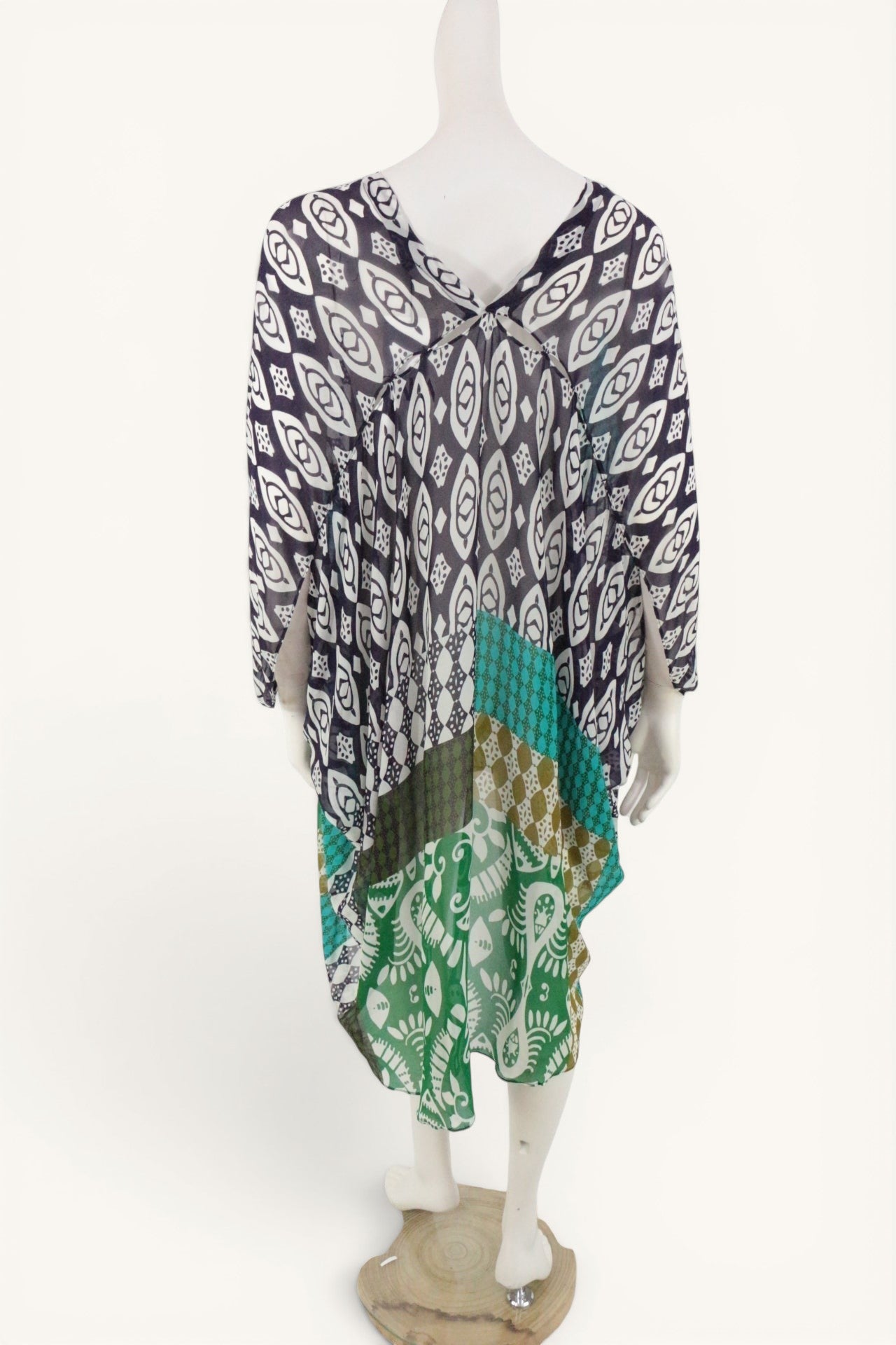 Caftan de plage Zara Frippindealz en viscose fluide à motifs géométriques bleu turquoise, blanc et noir