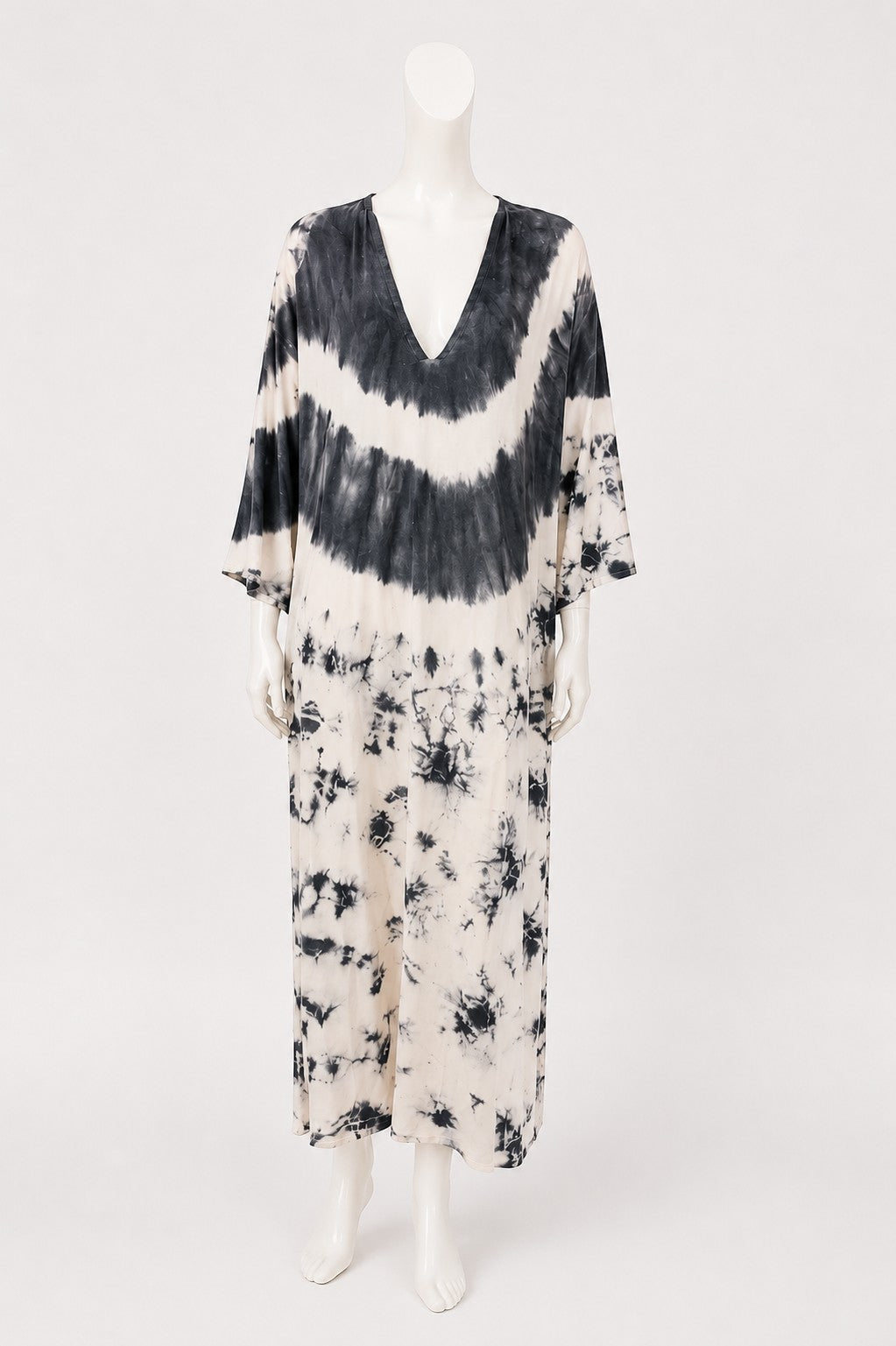 Caftan Frippindealz Zara long à motif tie and dye gris et blanc, coupe ample avec manches évasées style boho chic