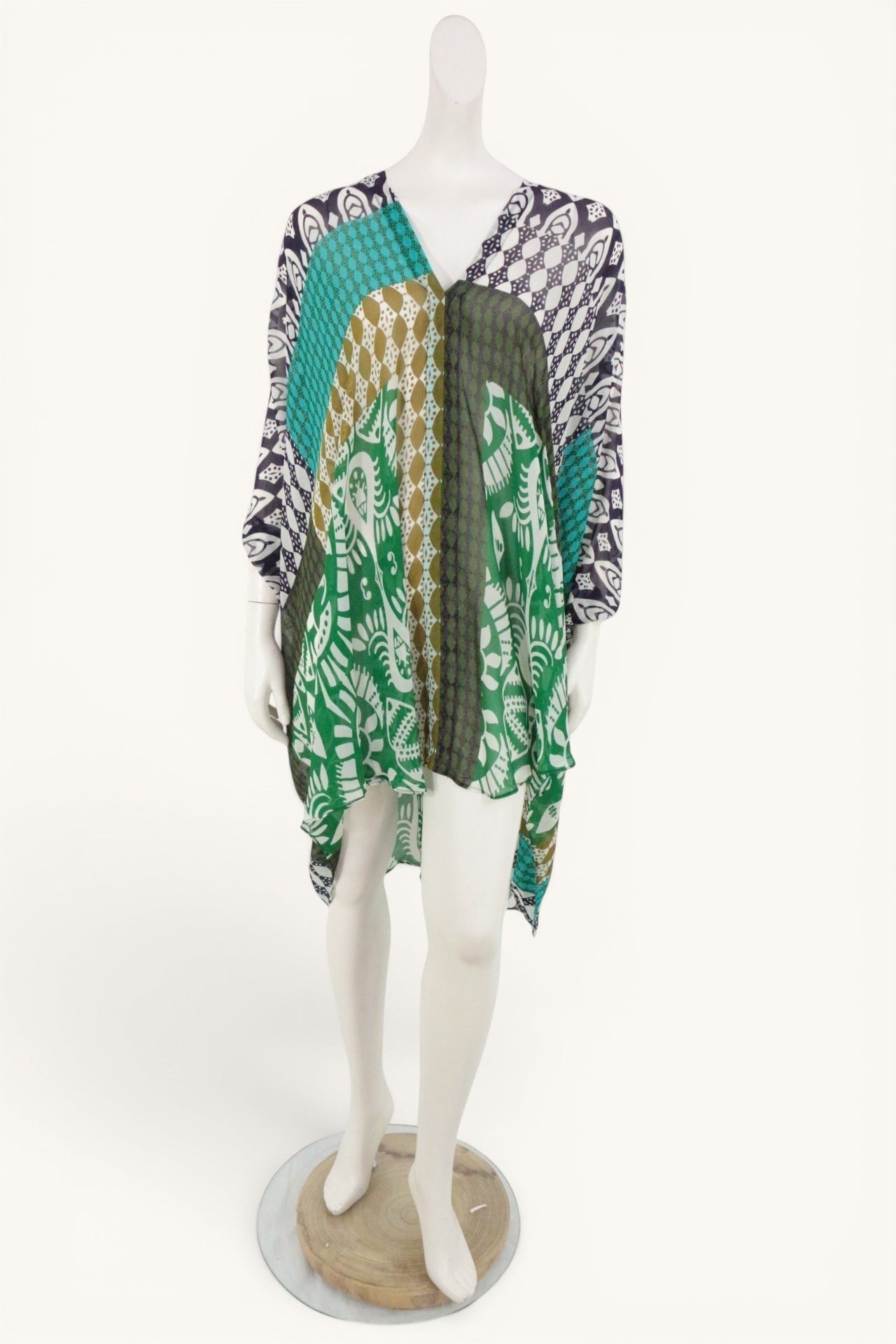 Caftan de plage Zara Frippindealz en viscose fluide à motifs géométriques bleu turquoise, vert, blanc et noir.