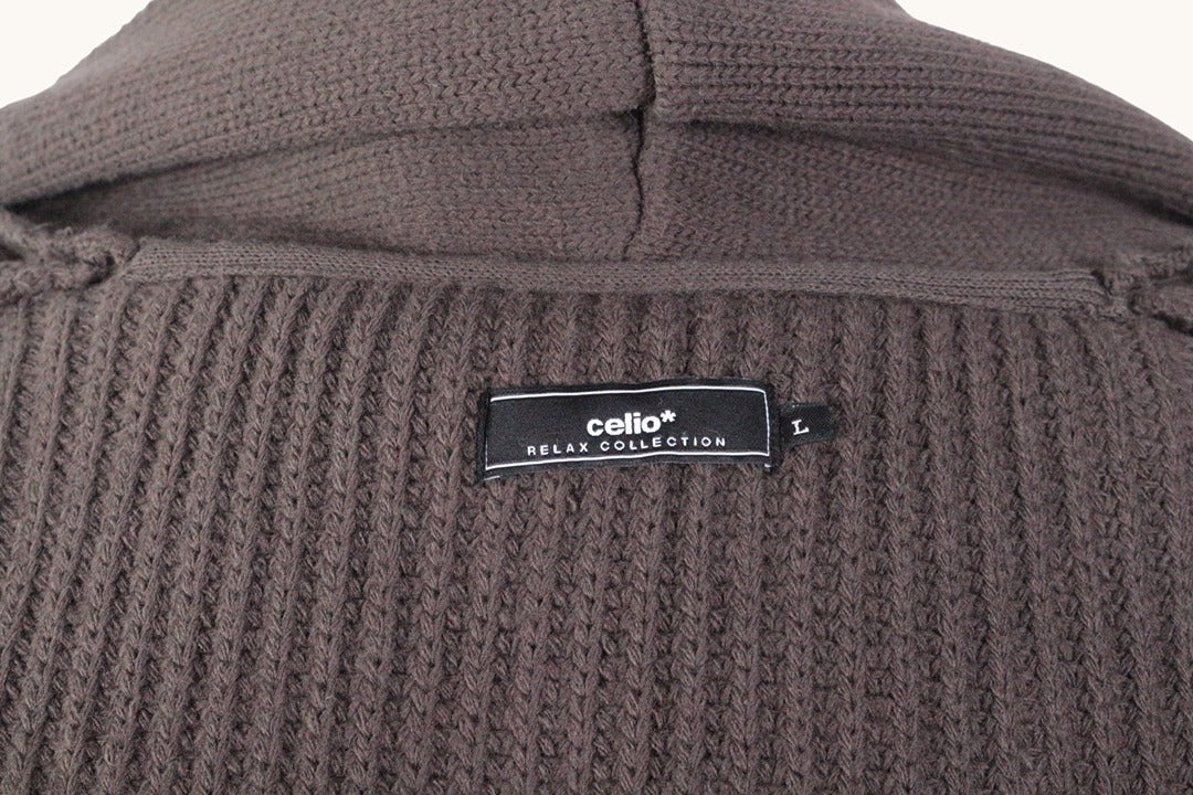 Étiquette intérieure Frippindealz sur cardigan Celio marron en maille avec col châle et taille L