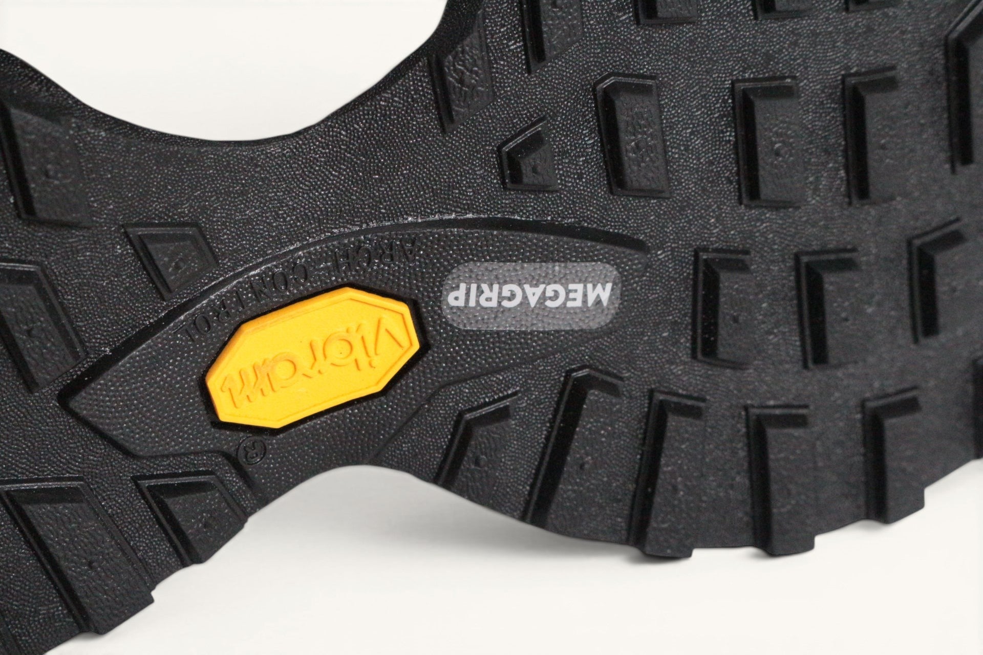 Frippindealz Semelle extérieure noire Vibram Megagrip pour chaussures de randonnée en cuir et polyester.