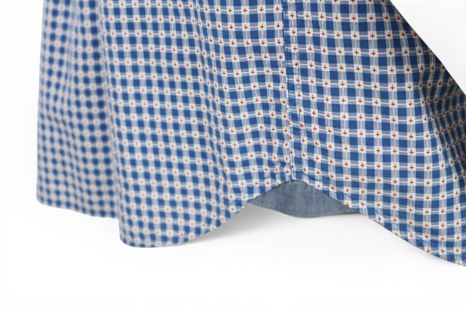 Chemise homme Giovanni Galli Vintage Fit à manches courtes, motif micro carreaux bleu, blanc et rouge, style casual.