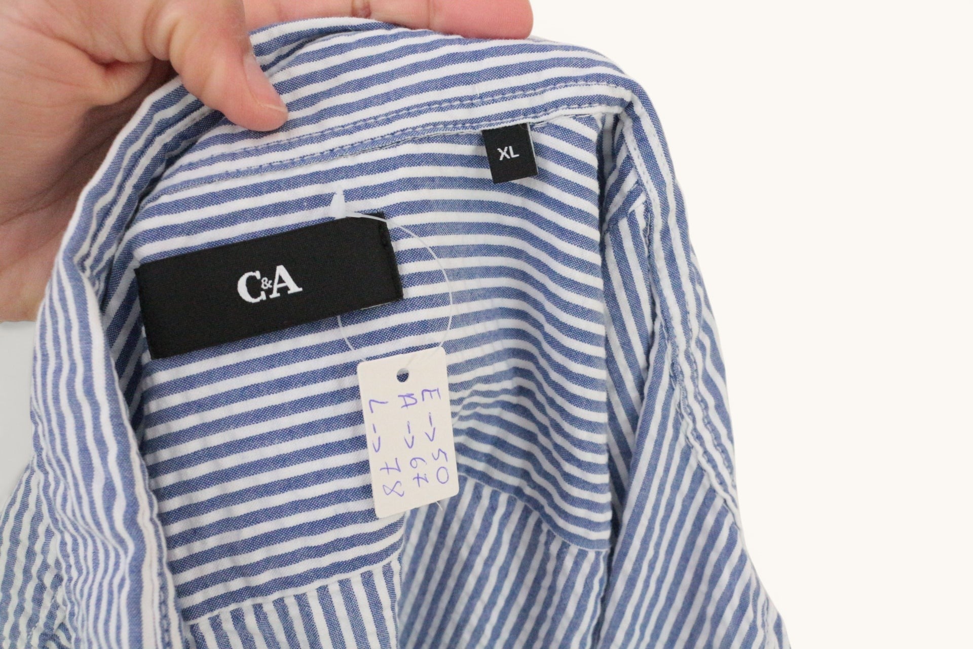 Chemise homme C&A à rayures bleu et blanc en coton, taille XL, vendue par Frippindealz