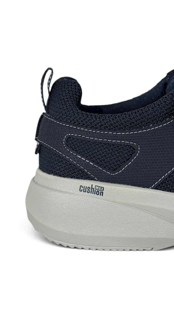 Détail du talon de la basket Frippindealz Clarks Lehman Tie bleu marine en textile avec semelle grise Cushion Max