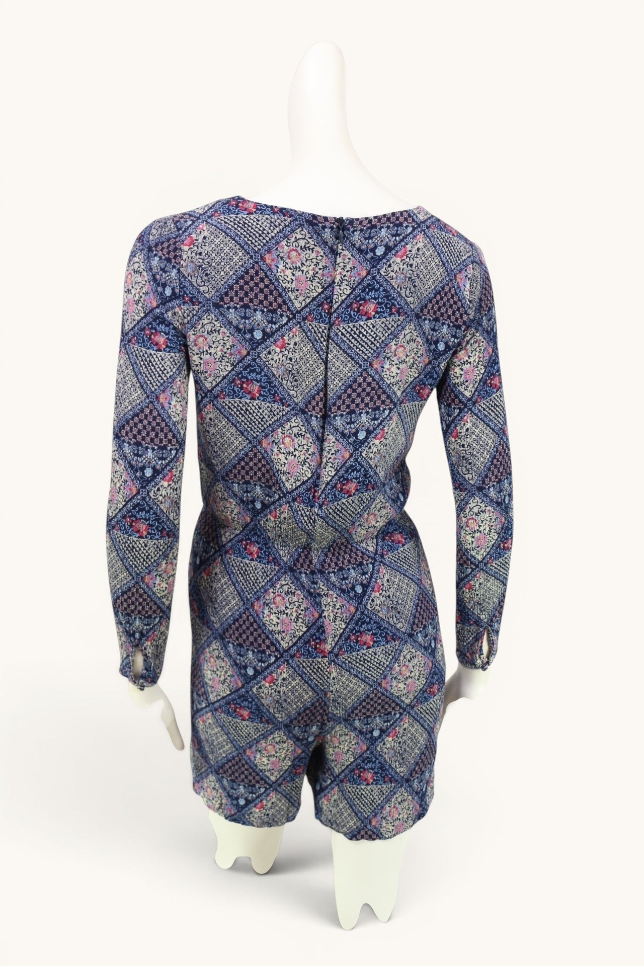 Frippindealz Combishort Pepe Jeans London patchwork floral bleu marine, rose, écru, 100% viscose, manches longues, taille S.