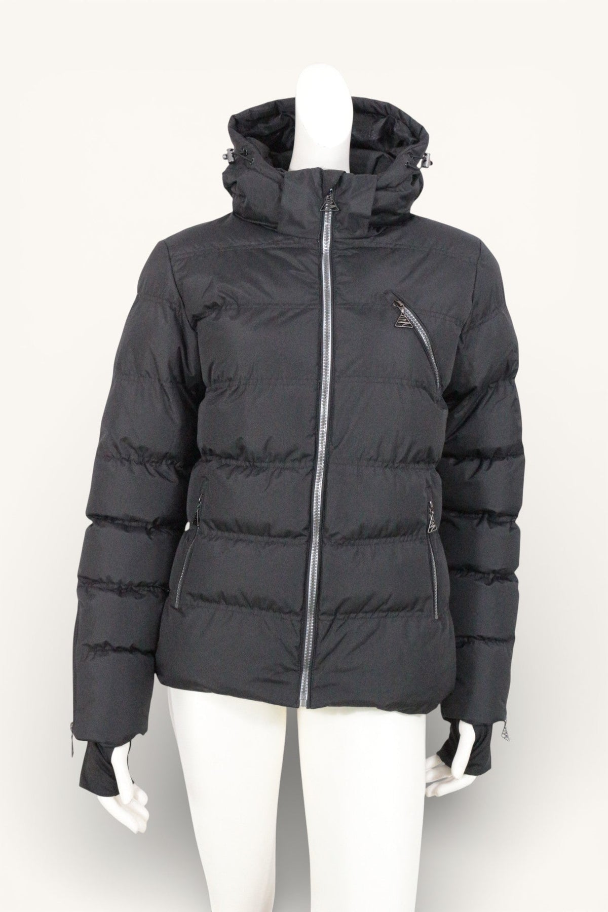 Doudoune noire Peak Mountain en polyester avec capuche amovible et zips fonctionnels, présentée par Frippindealz.