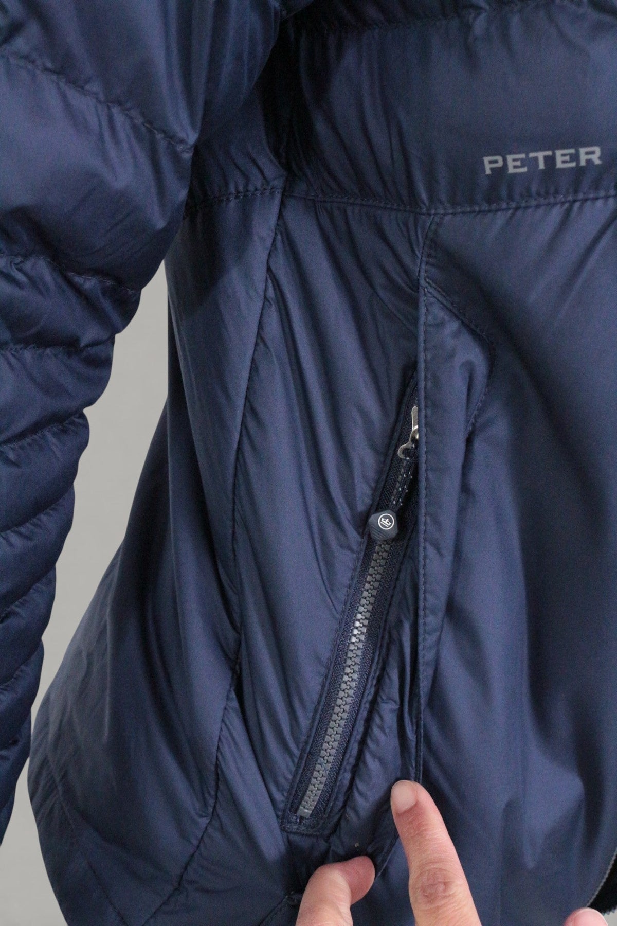 Doudoune légère bleu marine Frippindealz Peter Millar avec fermeture éclair latérale et logo discret