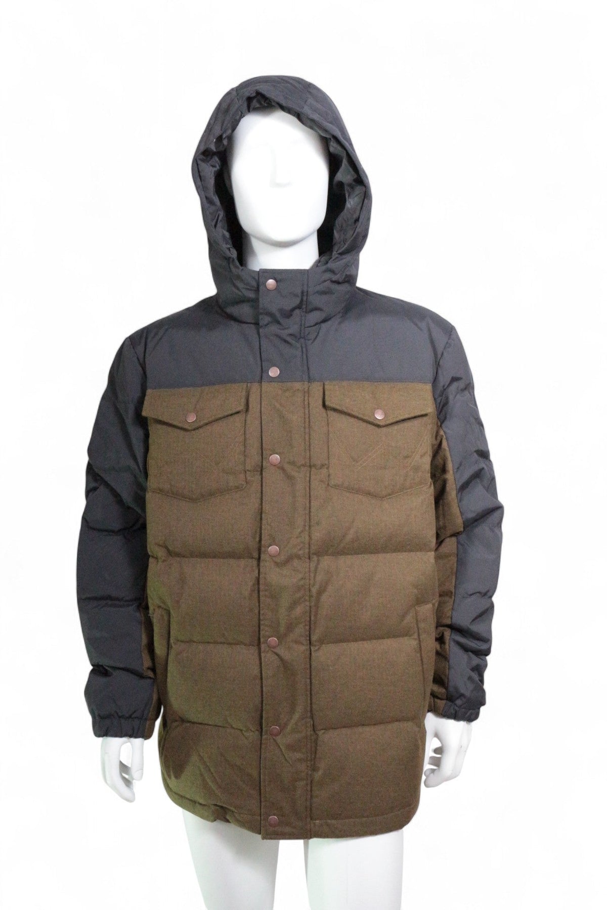 Doudoune Wrangler Frippindealz bicolore noir et kaki avec capuche, en polyamide et coton, vue de face sur mannequin.