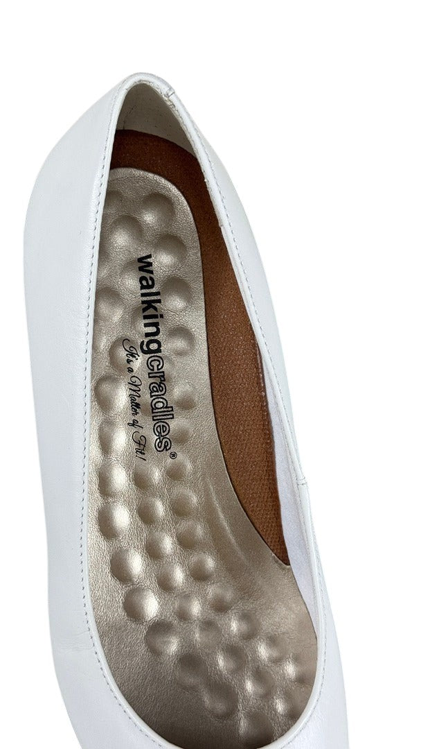 Escarpins Frippindealz Walking Cradles en cuir blanc avec semelle intérieure ergonomique texturée pour le confort