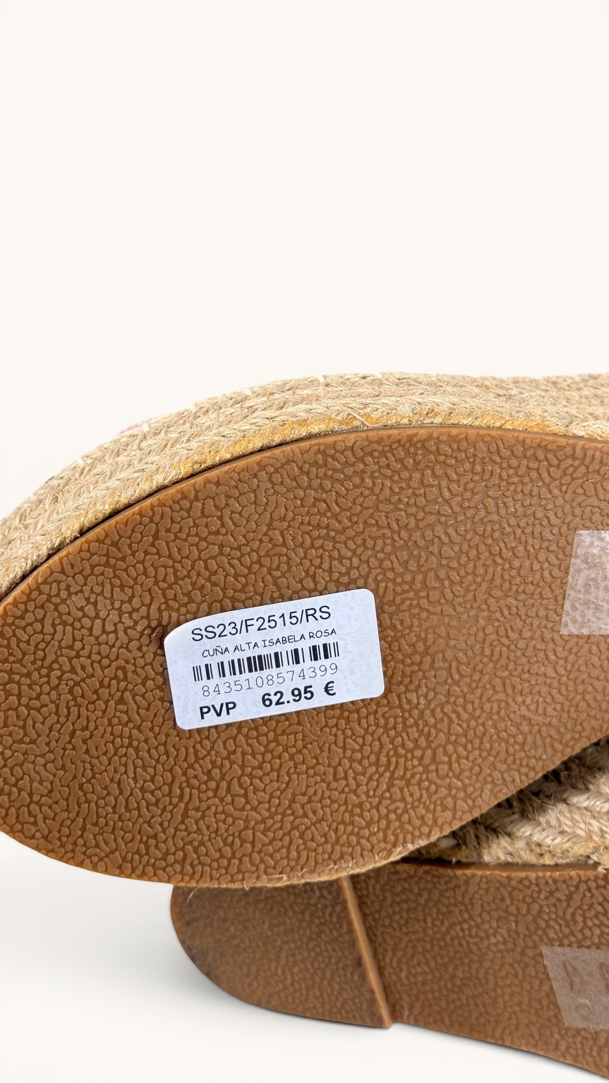 Semelle compensée en corde tressée d'espadrille Frippindealz Simó Sastre Isabela Rosa avec étiquette de prix