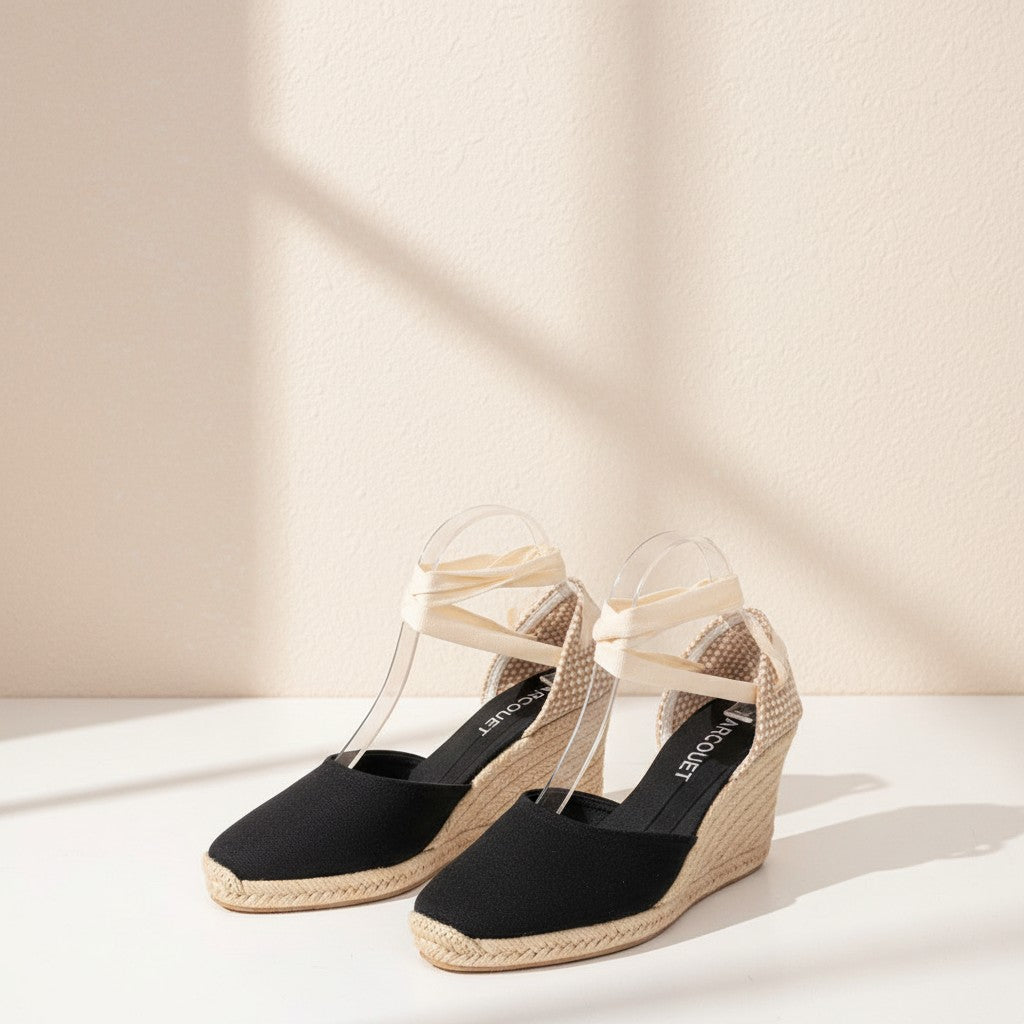 Espadrilles compensées Frippindealz Harcourt en toile noire avec semelle en corde tressée et lacets beiges à nouer