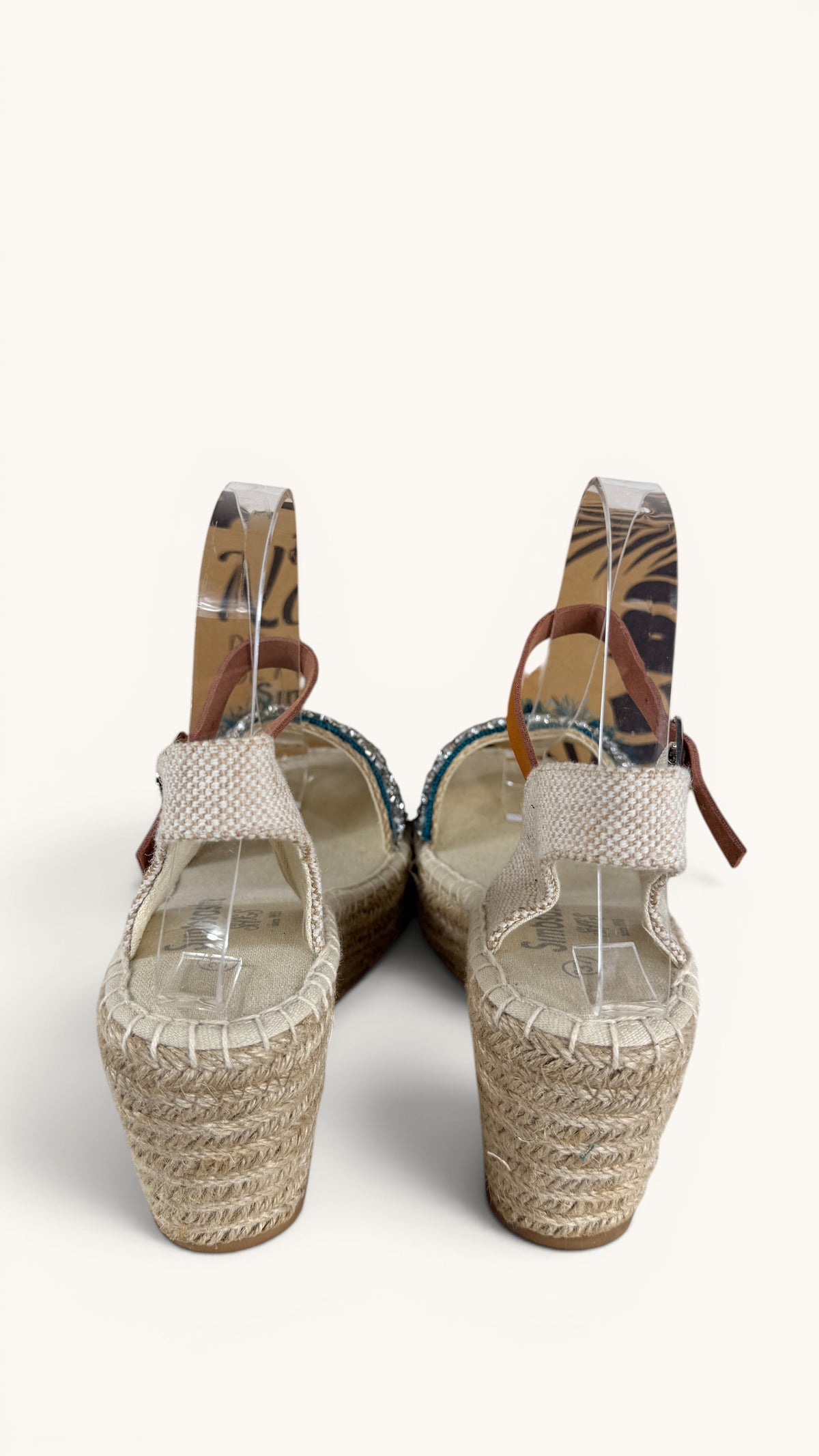 Espadrilles compensées Frippindealz Simó Sastre Valentina en toile écrue, strass argentés et franges bleu turquoise.