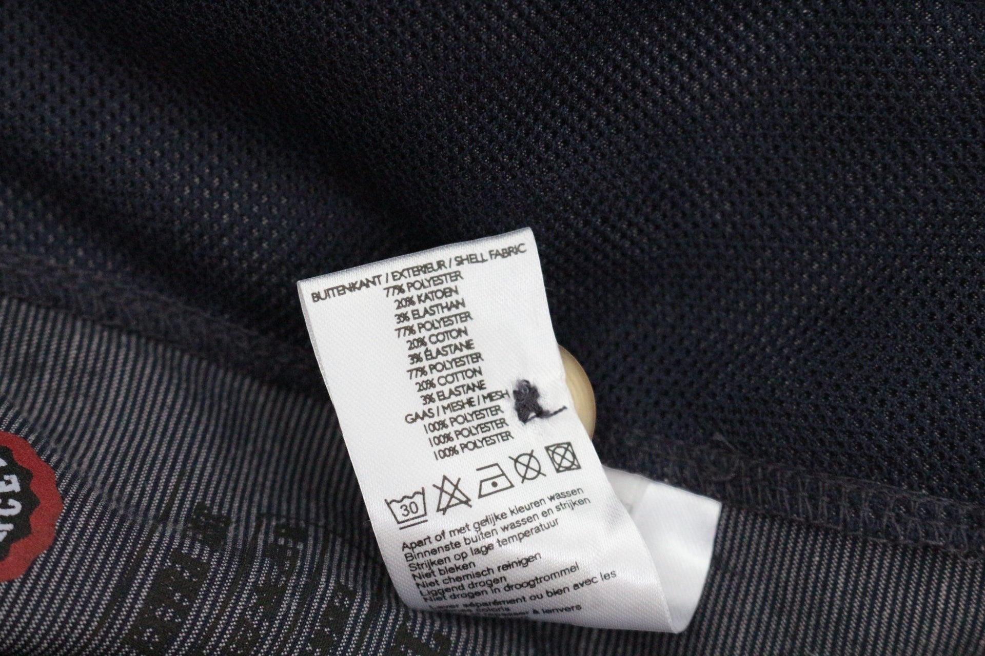 Étiquette de composition Frippindealz pour short chino Cyclo Club Marcel bleu marine en polyester et coton stretch
