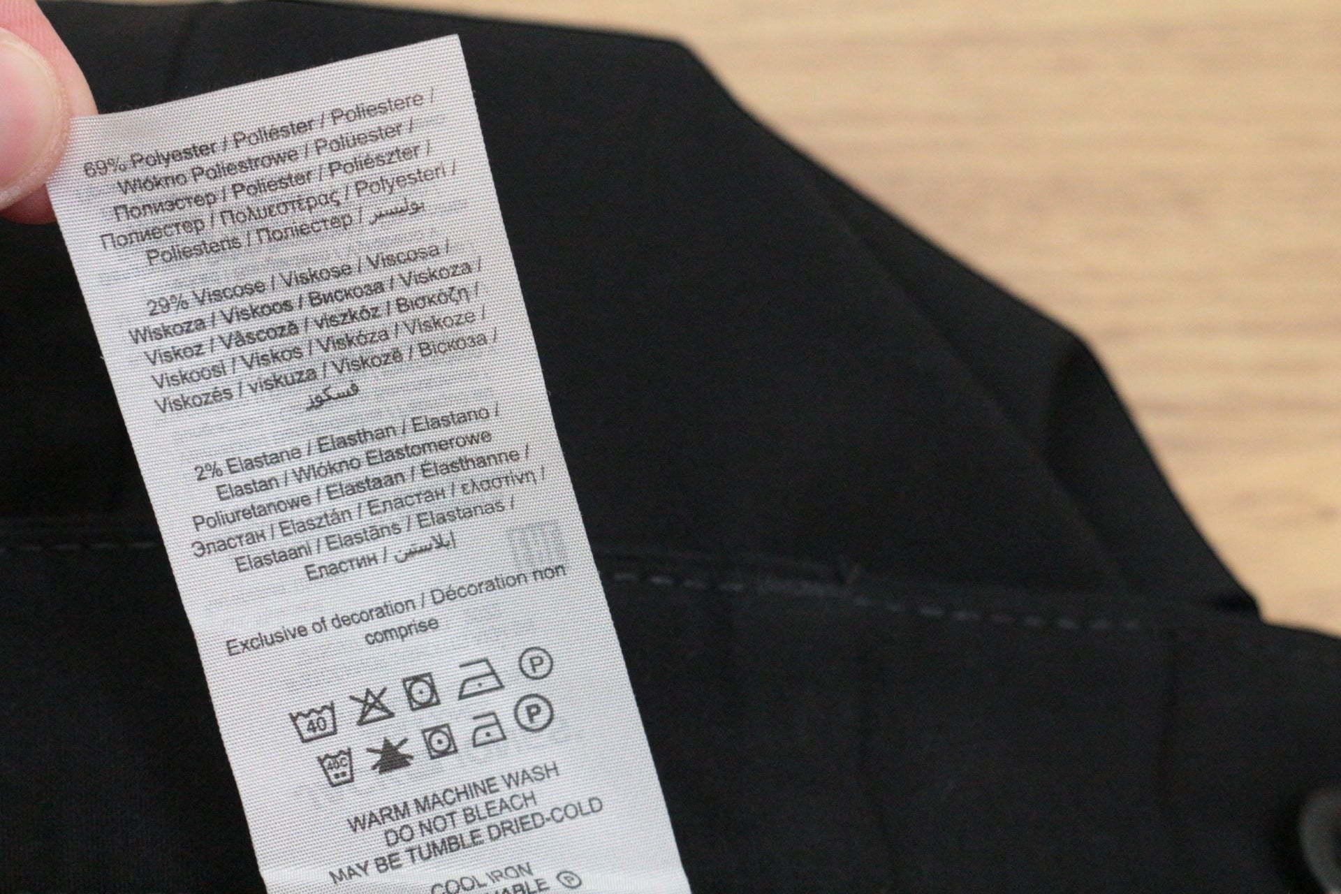 Étiquette de composition Frippindealz pour short chino Jack & Jones en polyester, viscose et élasthanne