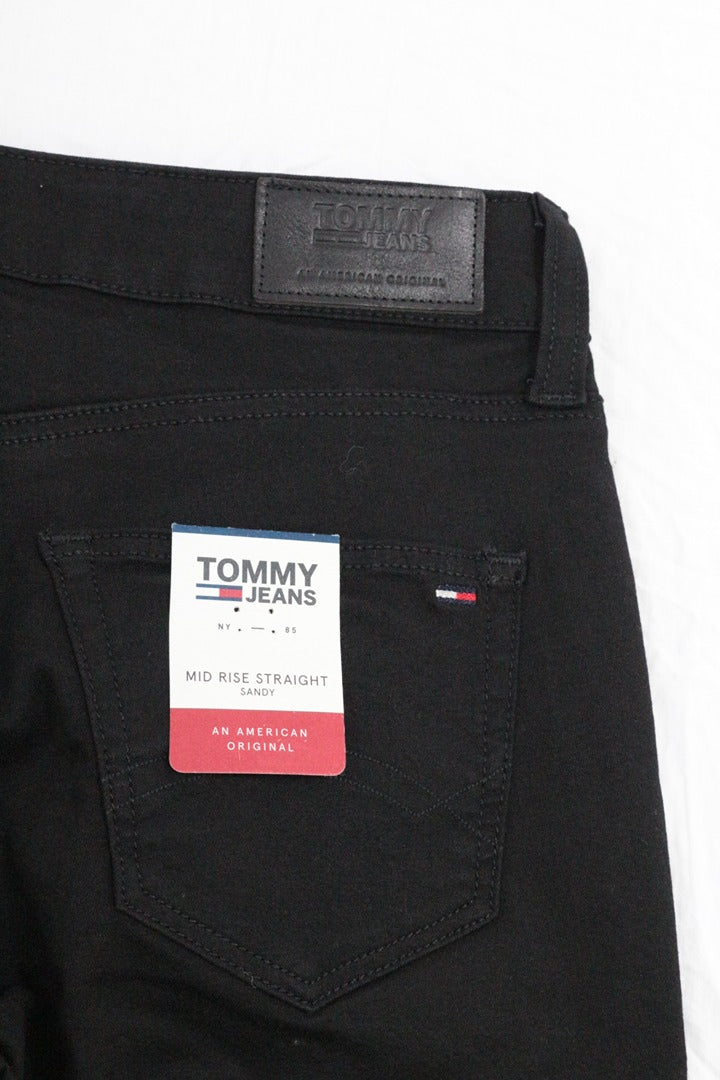 Jean droit noir Frippindealz Tommy Jeans avec étiquette de marque et poche arrière signature