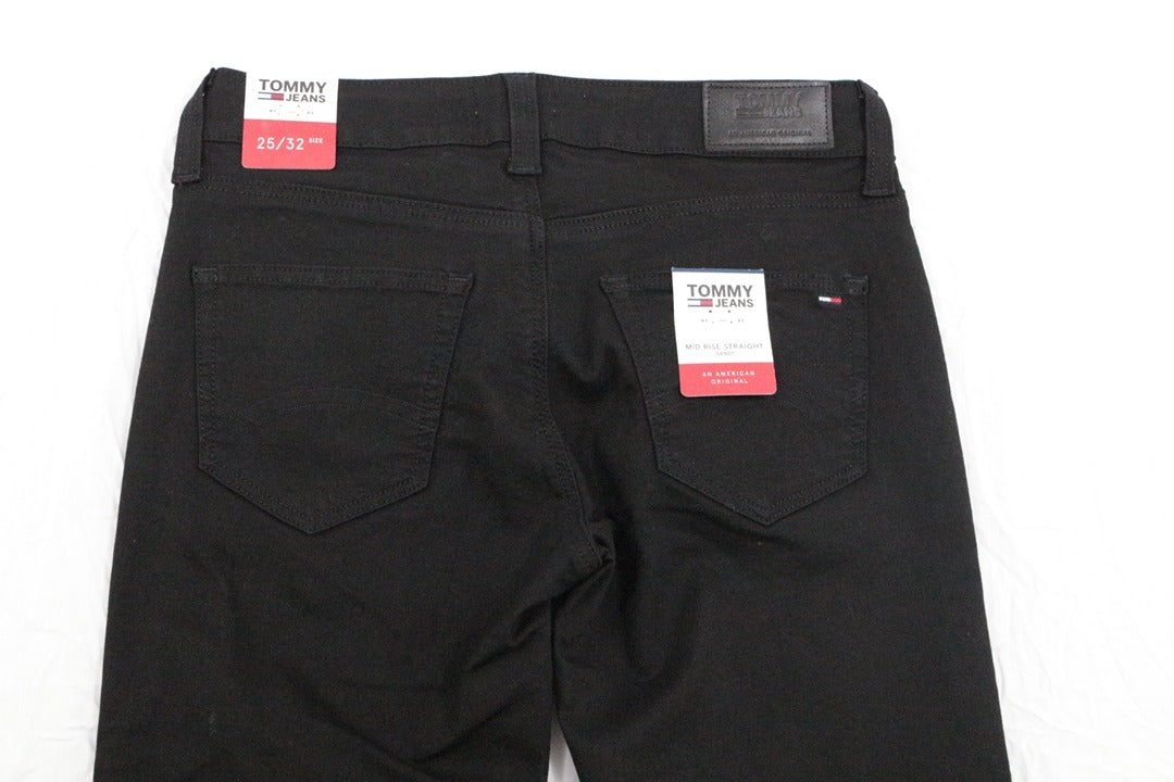 Jean droit noir Frippindealz Tommy Jeans en coton mélangé avec étiquettes, vue arrière des poches et logo