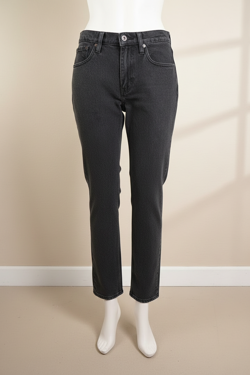 Jean slim noir Levi's en denim de la boutique Frippindealz, coupe ajustée avec fermeture zippée et passants ceinture