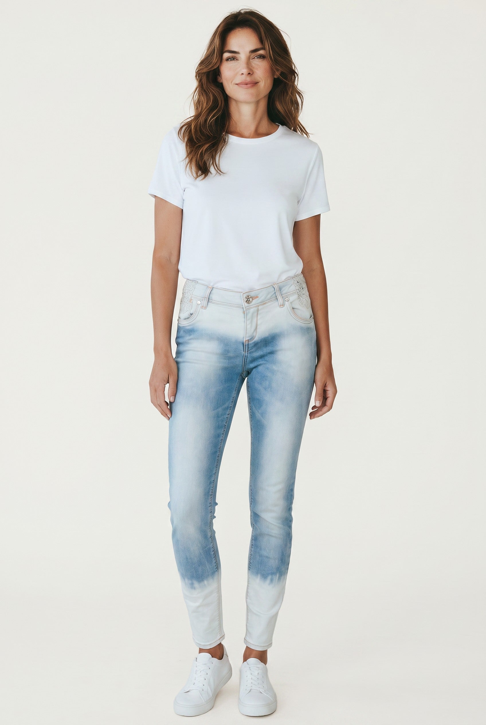 Frippindealz Jean slim taille basse bleu dégradé avec dentelle, style Y2K