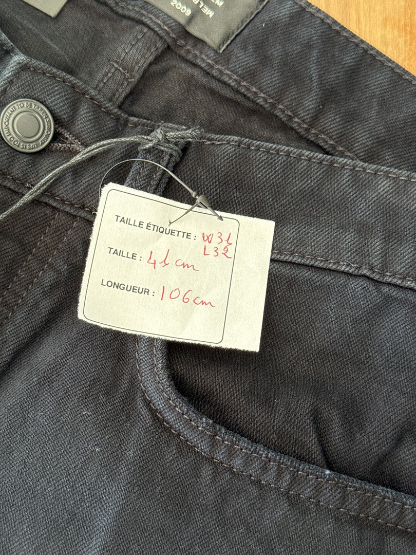 Jeans droit noir Frippindealz en coton avec étiquette de taille W31 L32 et détails de couture visibles
