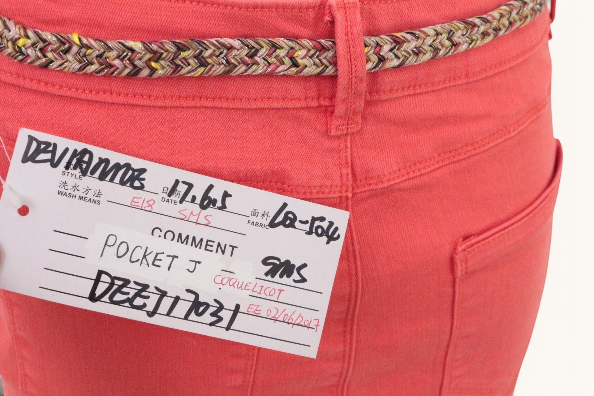 Frippindealz Jupe corail en coton stretch, taille 38, avec ceinture tressée multicolore intégrée. Coupe droite, idéale pour l'été.