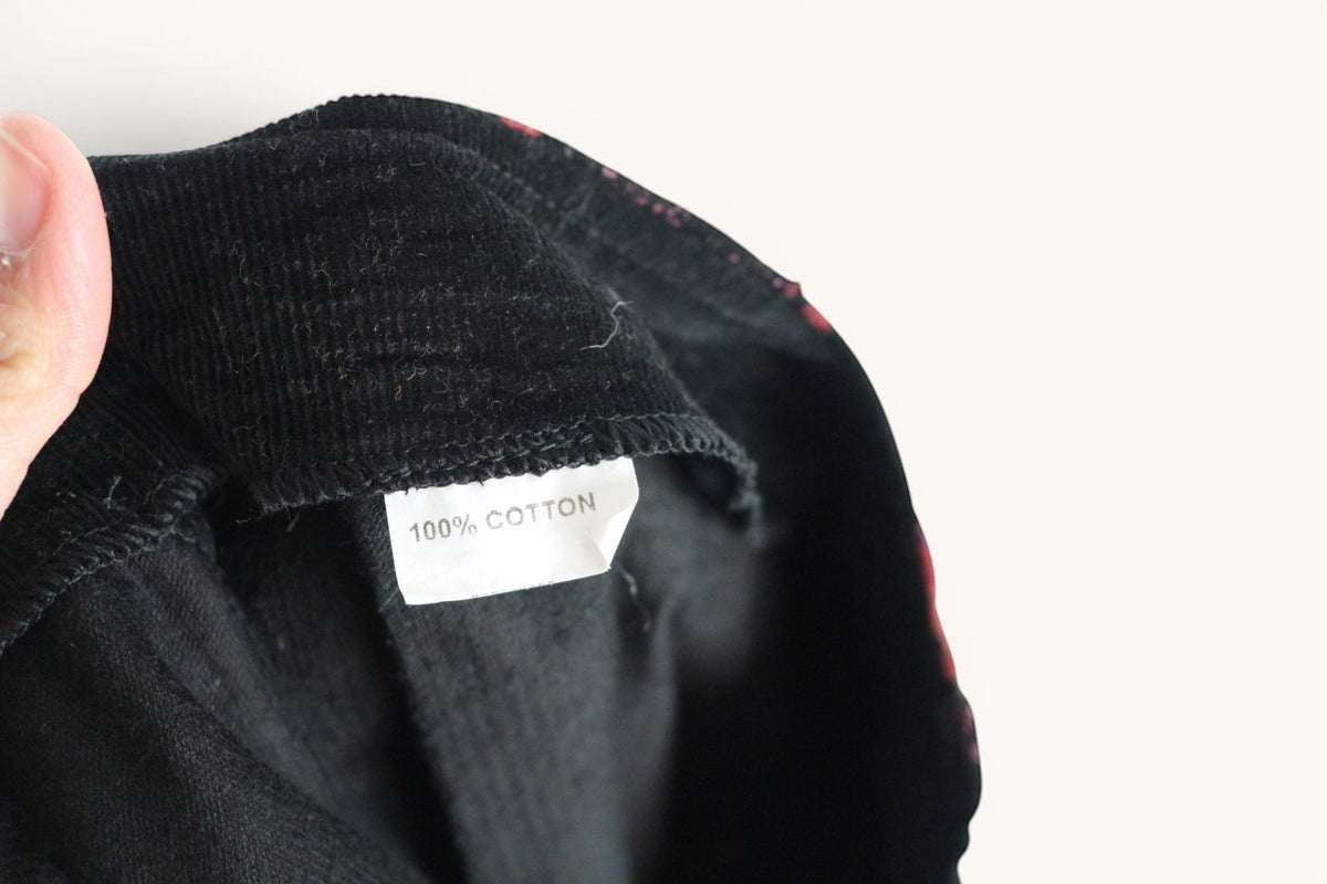 Frippindealz Jupe portefeuille Custo Barcelona en velours côtelé noir avec imprimé japonisant rose et gris. 100% coton.
