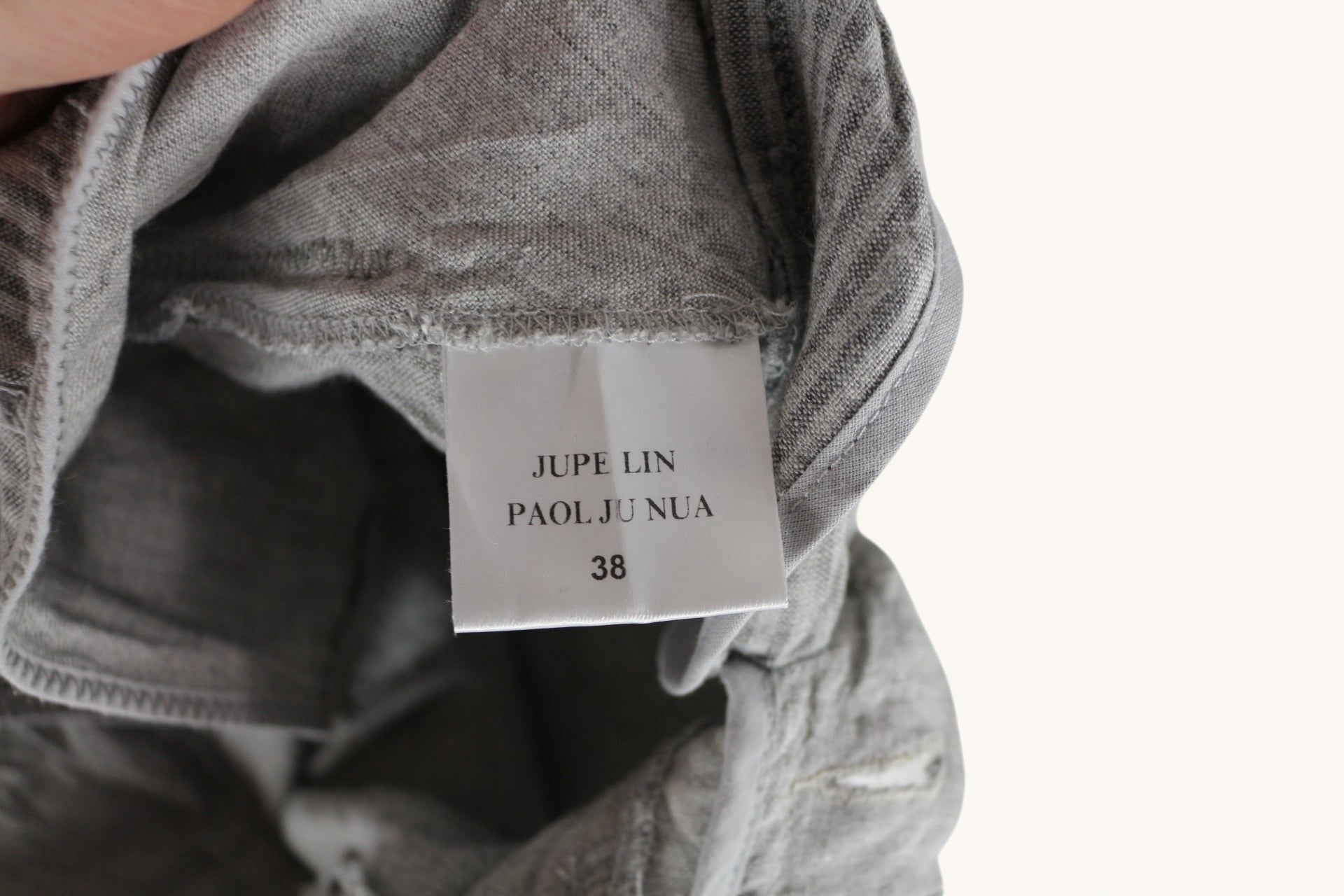 Jupe Tanaïs en lin gris clair rayé, taille 38, coupe ballon asymétrique, style bohème et lagenlook.