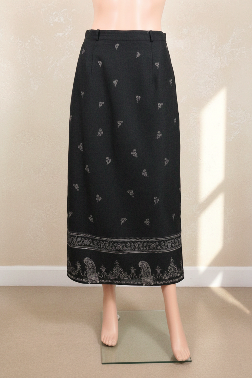 Jupe longue Frippindealz noire en polyester avec motifs paisley brodés et coupe portefeuille élégante