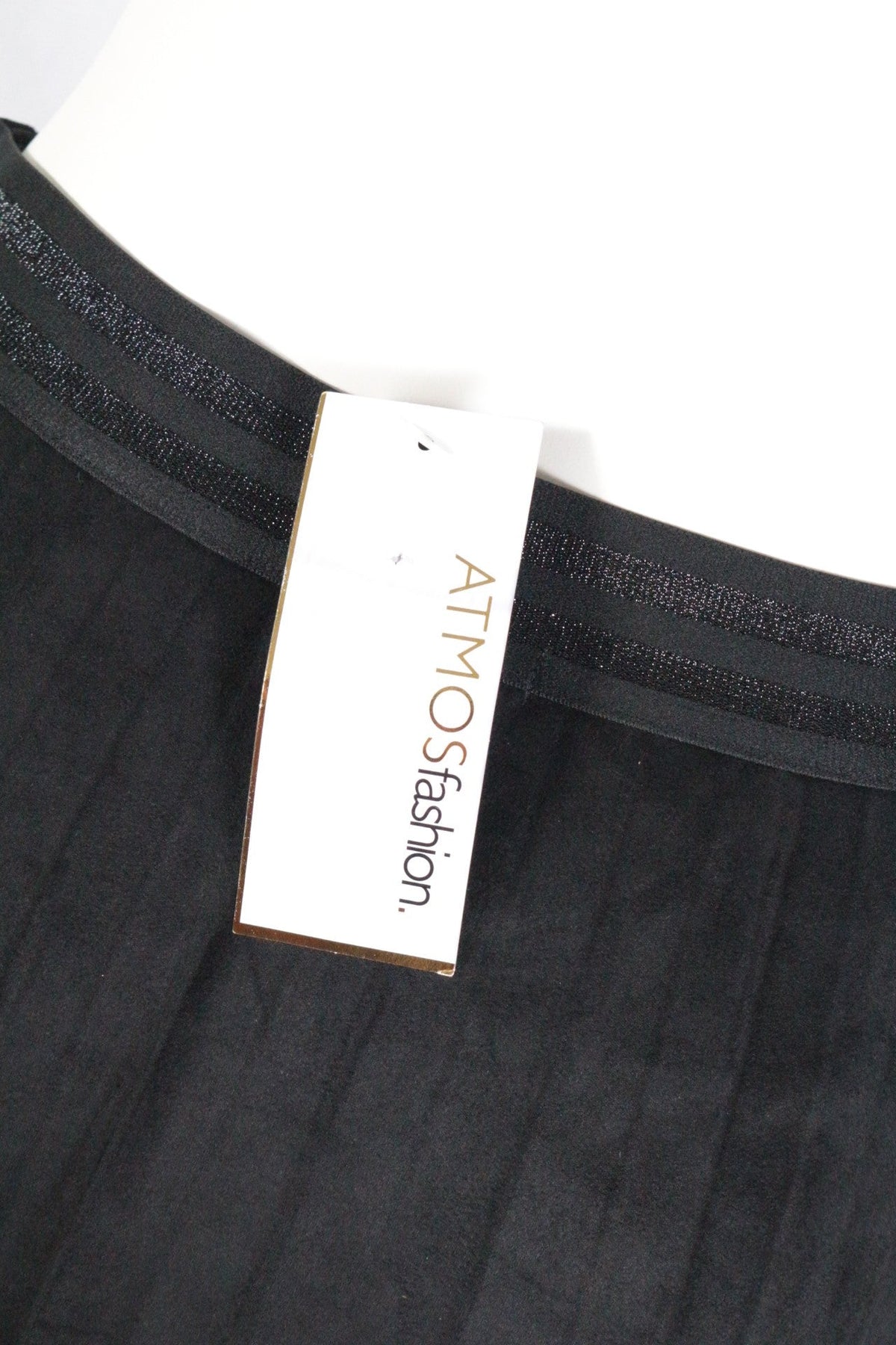 Jupe plissée noire Frippindealz en polyester avec ceinture élastique brillante et étiquette Atmos neuve