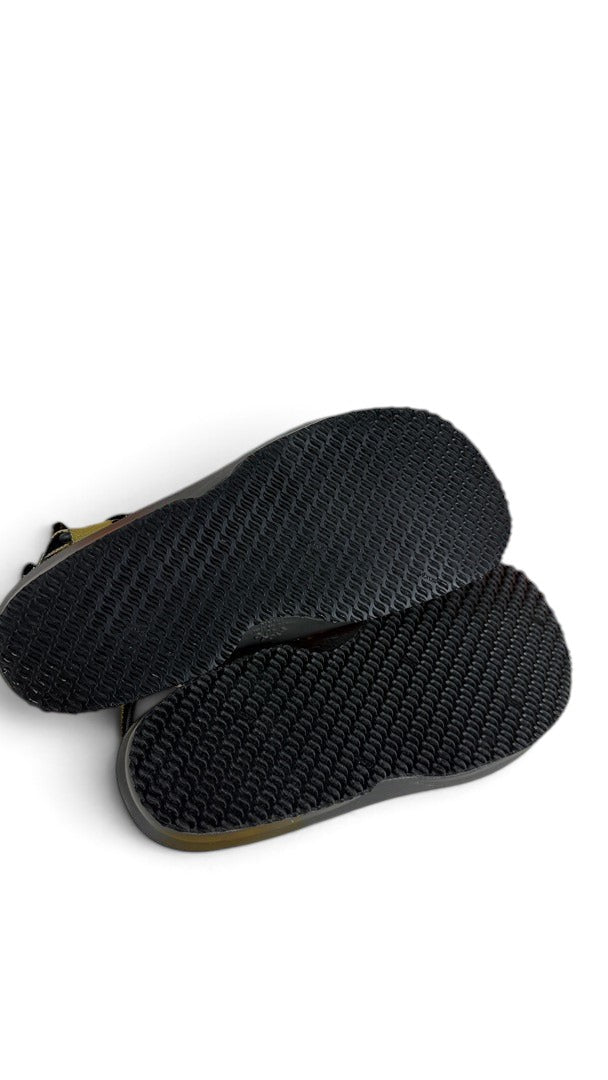 Semelles Vibram noires crantées des sandales de randonnée Frippindealz LIZARD Super Hike en cuir kaki