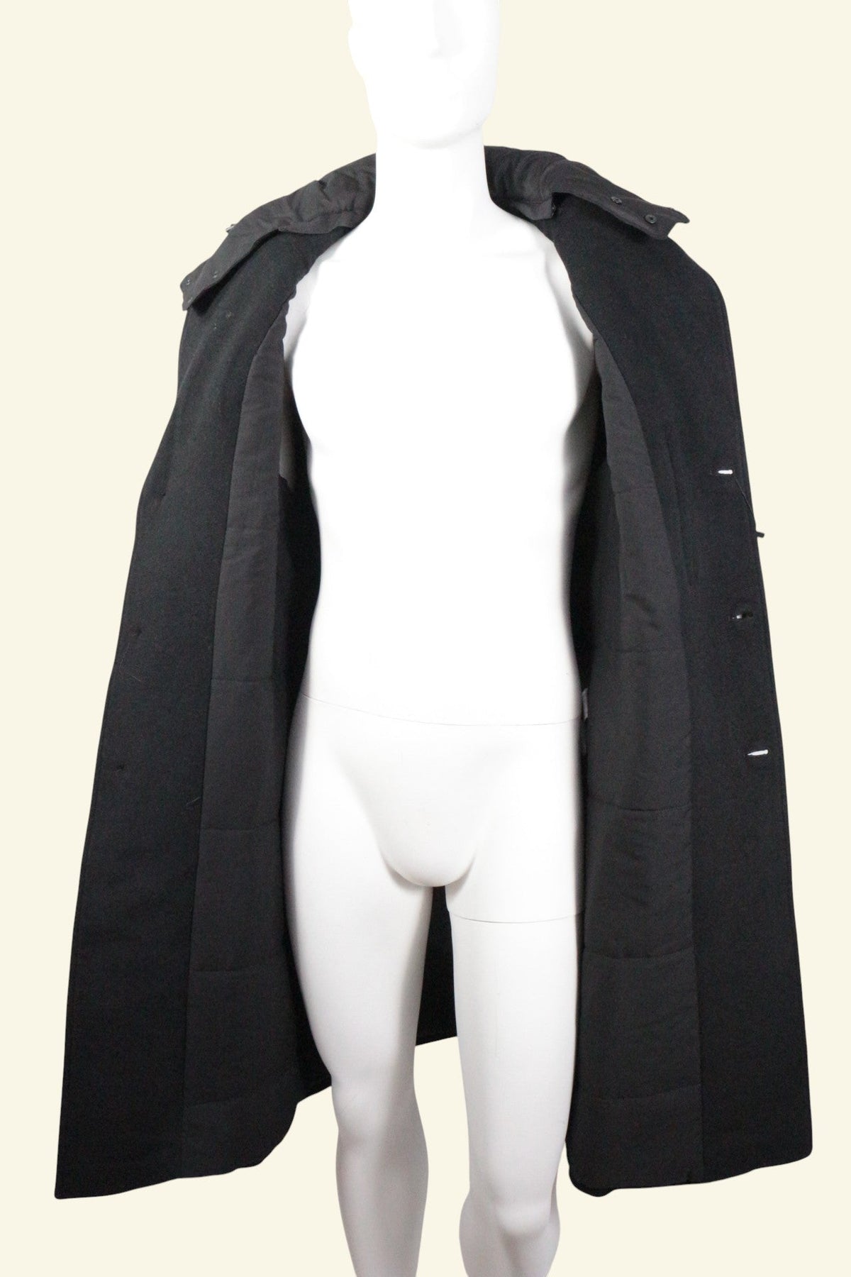 Manteau long noir Zara de Frippindealz en mélange coton et polyester avec capuche amovible et boutons élégants