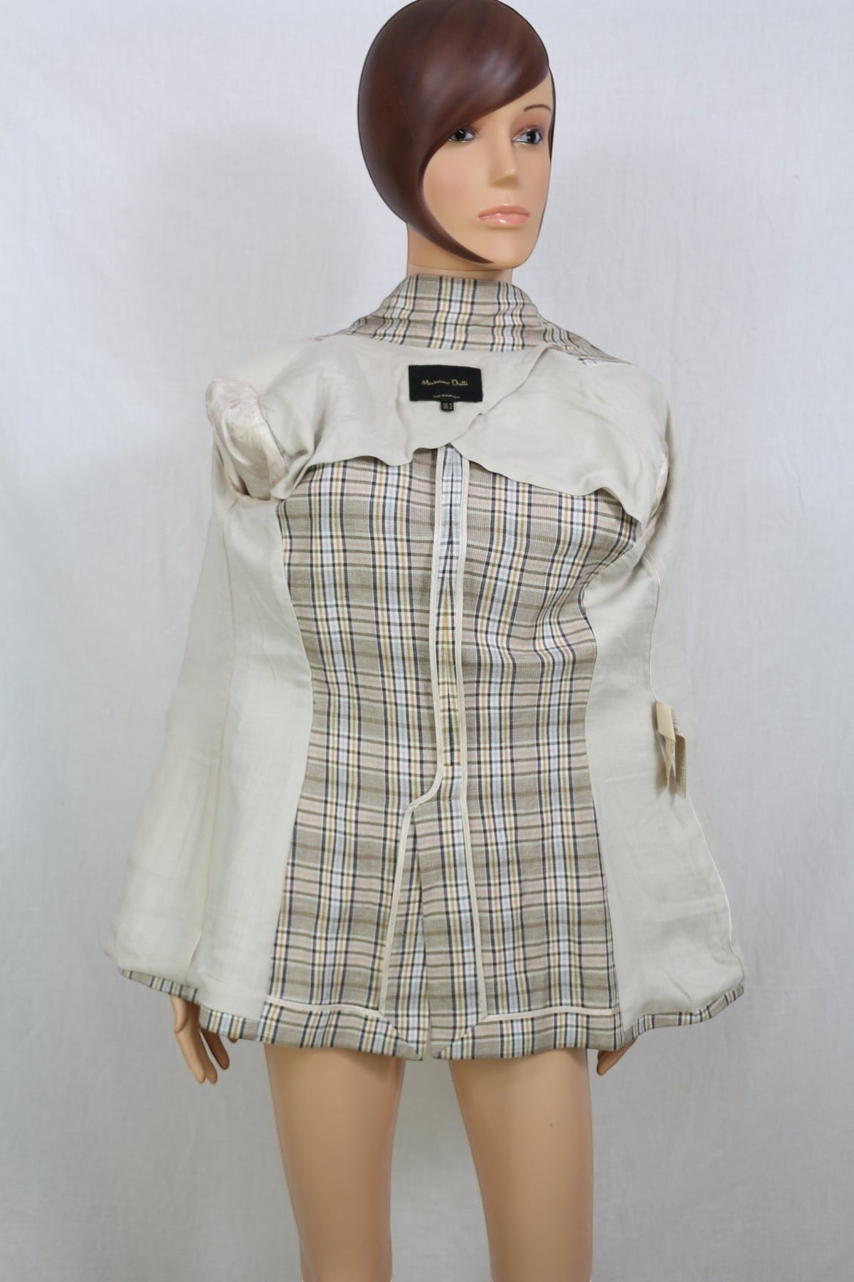 Blazer Frippindealz Massimo Dutti en lin et coton beige à carreaux multicolores, vue intérieure sur mannequin