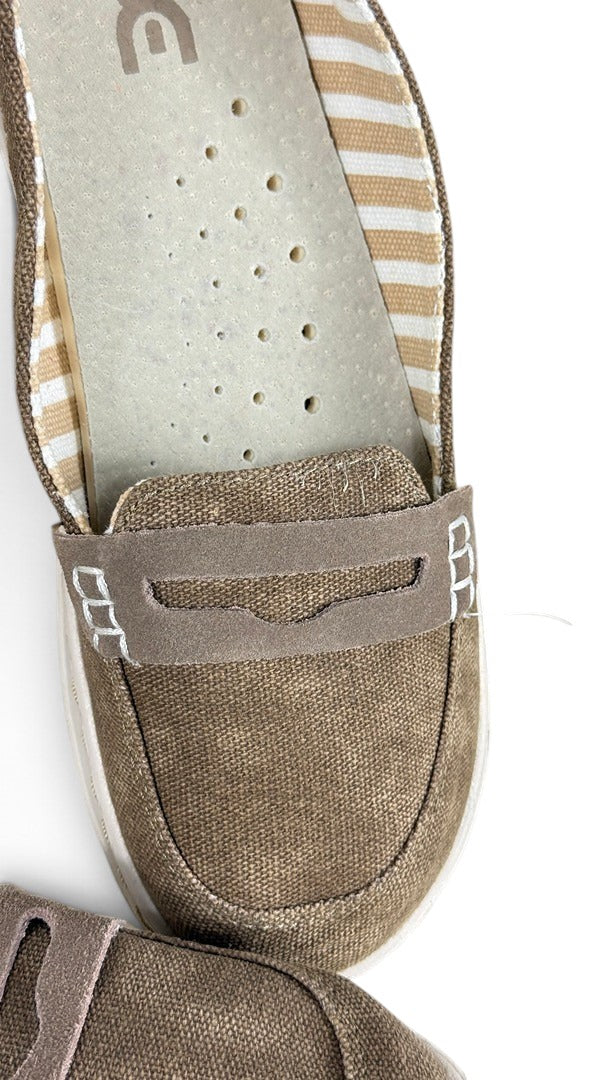 Mocassins Frippindealz Hey Dude en toile marron avec surpiqûres blanches et languette en suédine