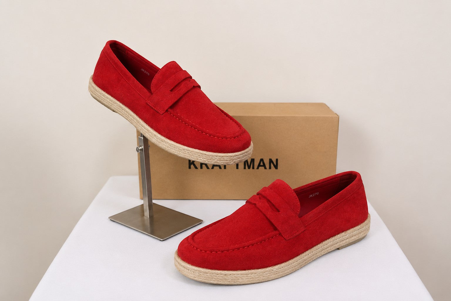 Mocassins homme Frippindealz Kadiman rouges effet daim avec semelle façon corde style espadrille et boîte de rangement