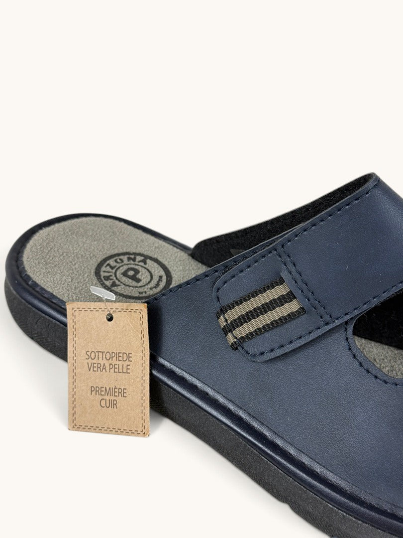 Mules Arizona Frippindealz bleu marine avec semelle intérieure en cuir véritable et détails rayés sur les brides