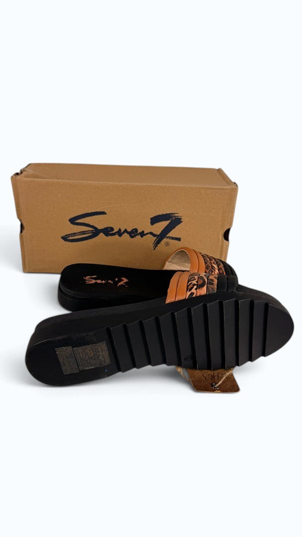 Mules Frippindealz Seven7 à motif léopard et brides camel avec semelle crantée noire et boîte de la marque