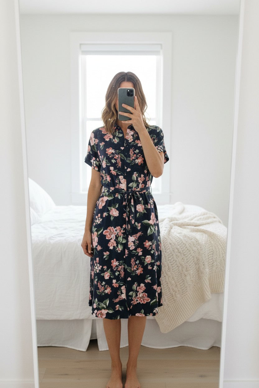 Frippindealz Vero Moda navy blue floral print midi shirt dress with short sleeves and tie waist.