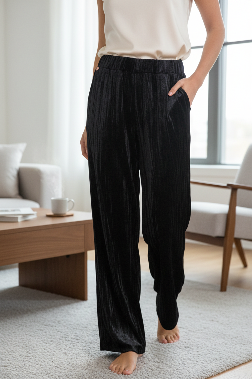 Pantalon large noir Frippindealz en matière douce et plissée avec détail de petit cœur sur la poche