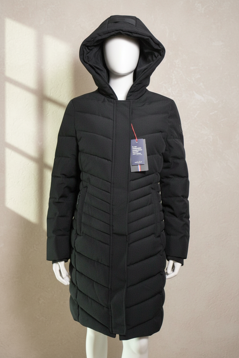 Parka longue noire Frippindealz pour femme avec capuche, coupe cintrée et matelassage chevron, état neuf avec étiquette