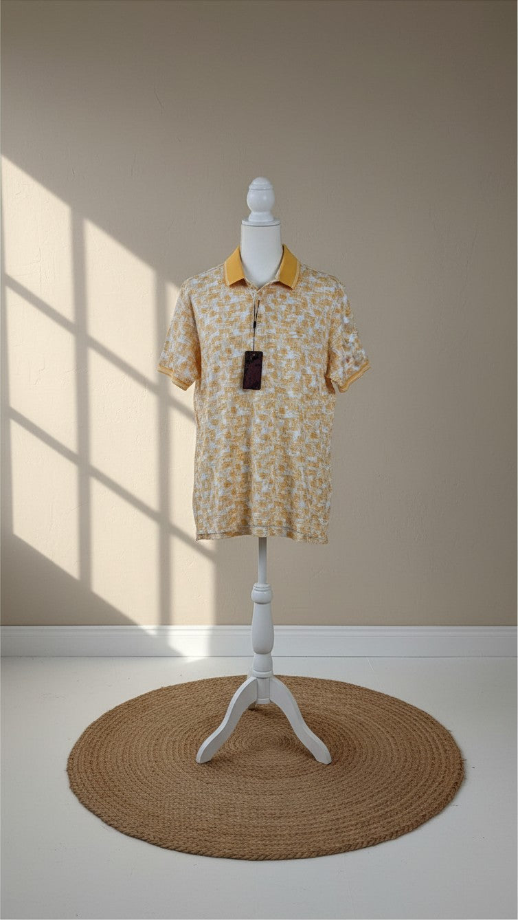 Polo Frippindealz Brango jaune moutarde et blanc à motif graphique, col côtelé et manches courtes, neuf avec étiquette
