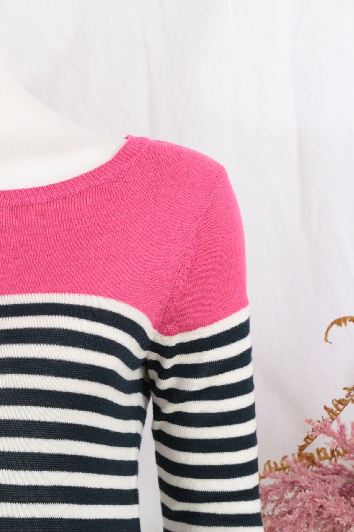 Pull rayé Frippindealz en viscose et coton rose, bleu marine et blanc avec encolure ronde