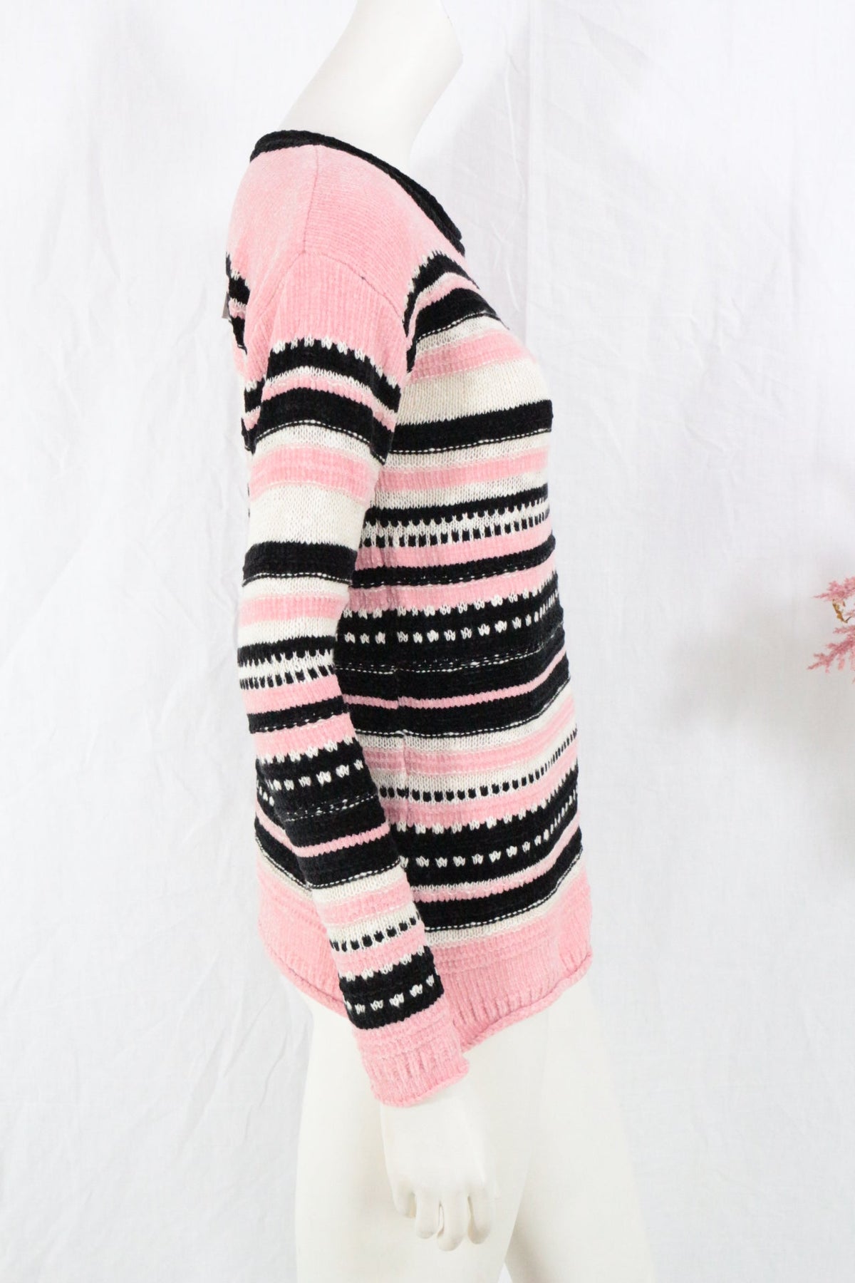 Pull femme Frippindealz Springfield à rayures horizontales roses, noires et blanches en maille douce