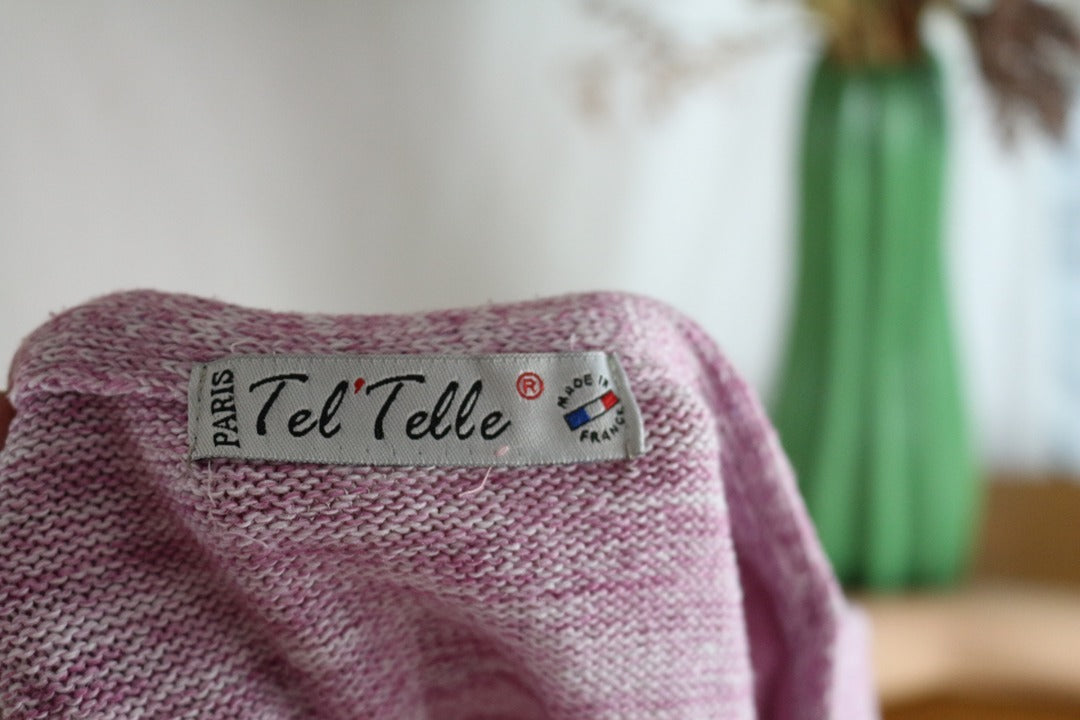 Étiquette de marque Frippindealz sur un pull rose chiné en maille fantaisie Tel'Telle