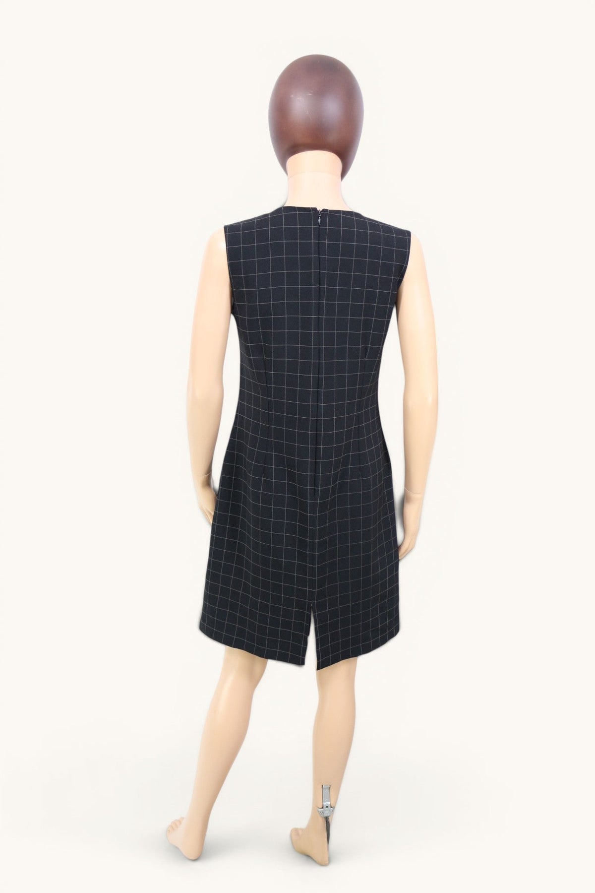 Robe sans manches Frippindealz Adéle Joris noire et beige à carreaux, coupe minimaliste en polyester, vue arrière
