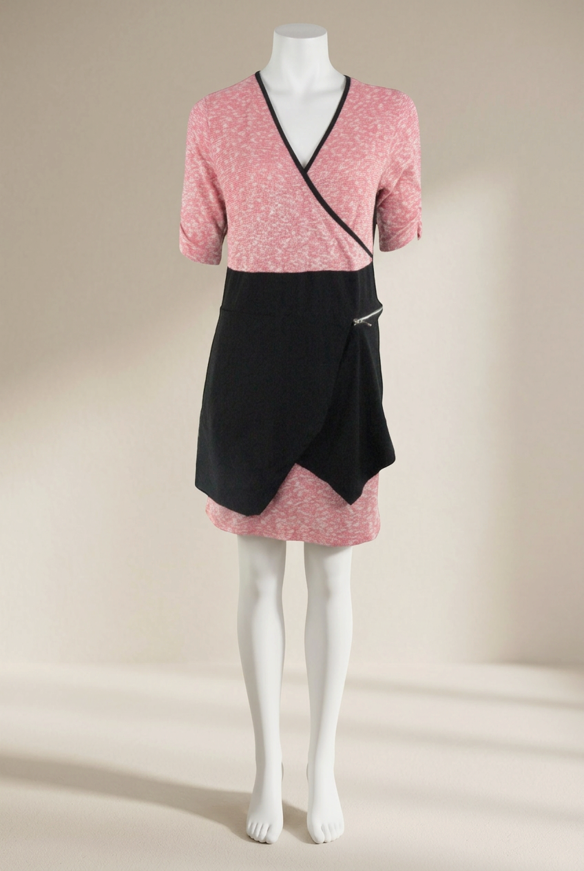 Robe courte asymétrique Frippindealz en polyester rose et noir avec manches trois-quarts et détail zippé