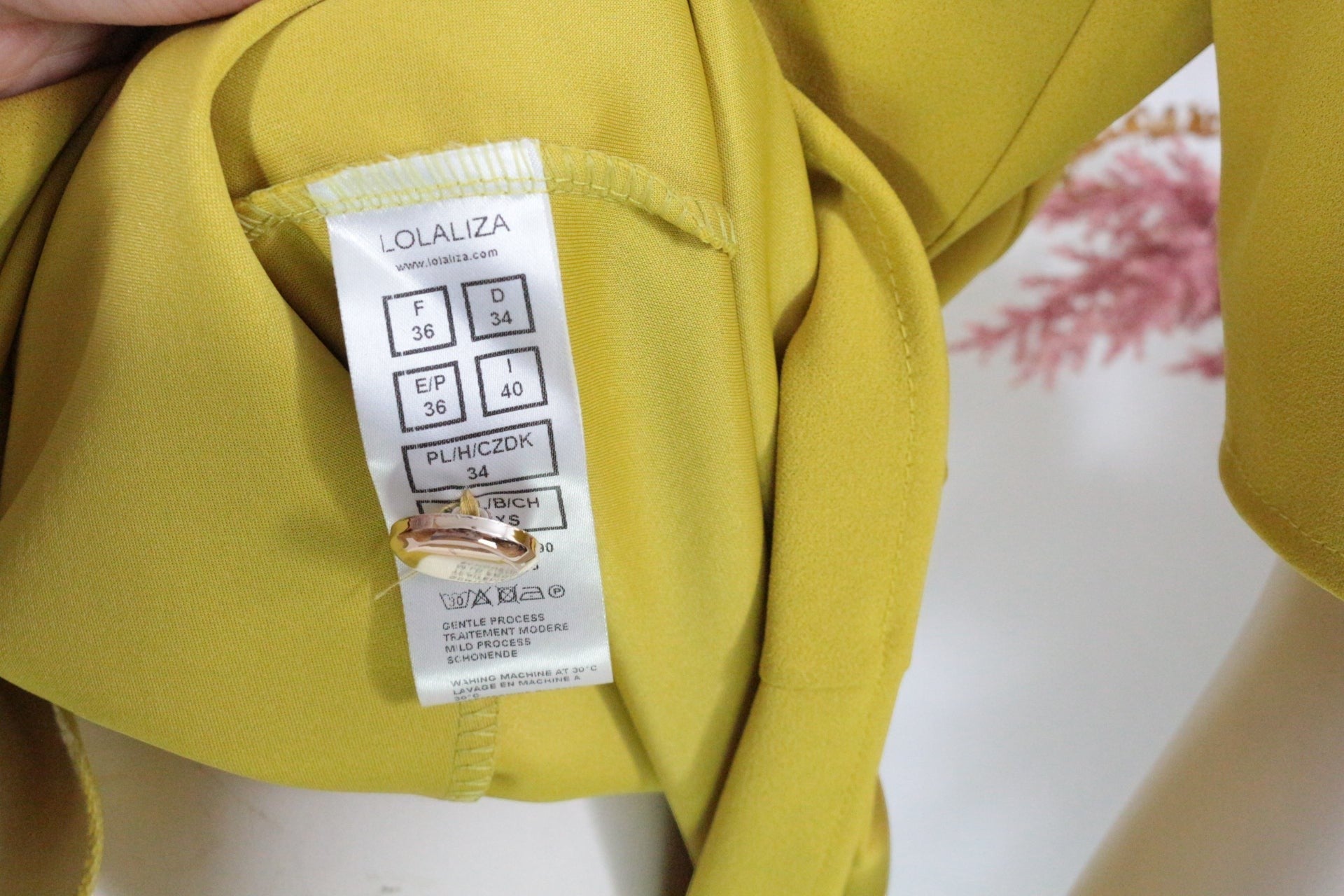 Robe blazer verte en polyester de la marque Frippindealz, neuve avec étiquette, taille S, coupe droite avec ceinture.